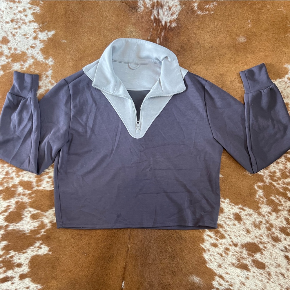 Comfy cropped lounge top